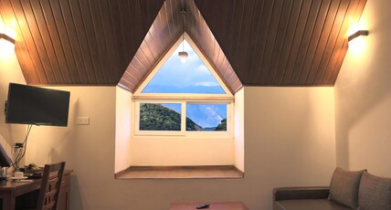 Shola Crown Resort - Munnar Room Type - Duplex Suite