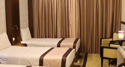 Al Khaleej Grand Hotel  Room Type - Deluxe Quadruple