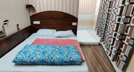 Hotel Alankar Room Type - Standard with Side Bed