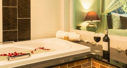 Tanawan Phuket Hotel Room Type - Suite Room 