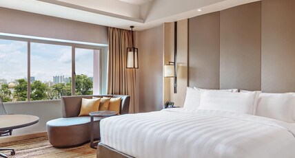 PARKROYAL on Beach Road Room Type - Deluxe Room with Rollaway Bed PARKROYAL on Beach Road Room Type - Deluxe Room with Rollaway Bed