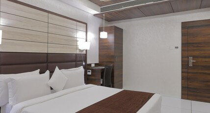 Hotel Silver Heights Room Type - Deluxe King Bed Room