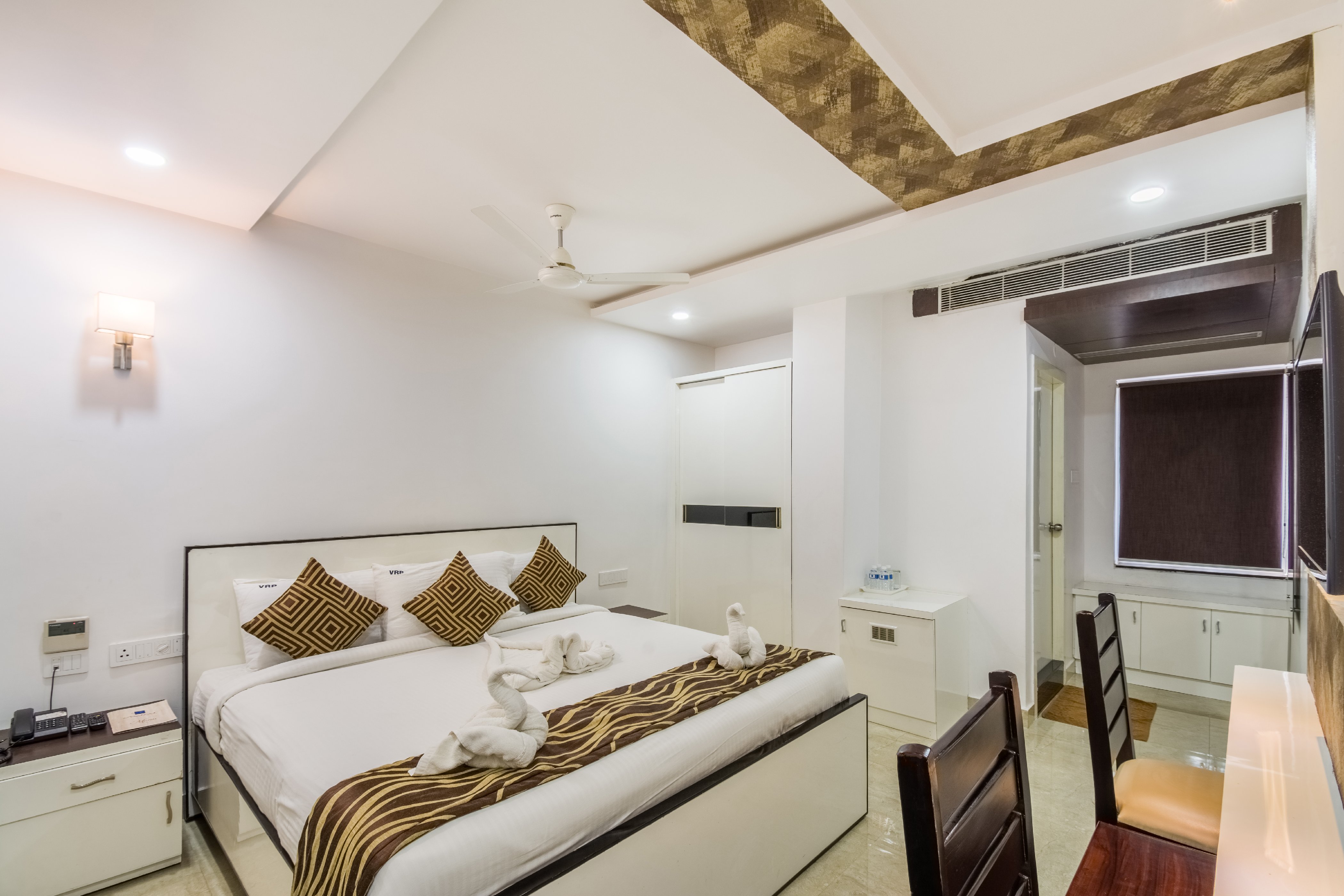 V Royal Park Room Type - Royal Superior Room