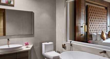 Saya Grand Resort By Treat Thane Room Type - Luxury Room With Bathtub Saya Grand Resort By Treat Thane Room Type - Luxury Room With Bathtub