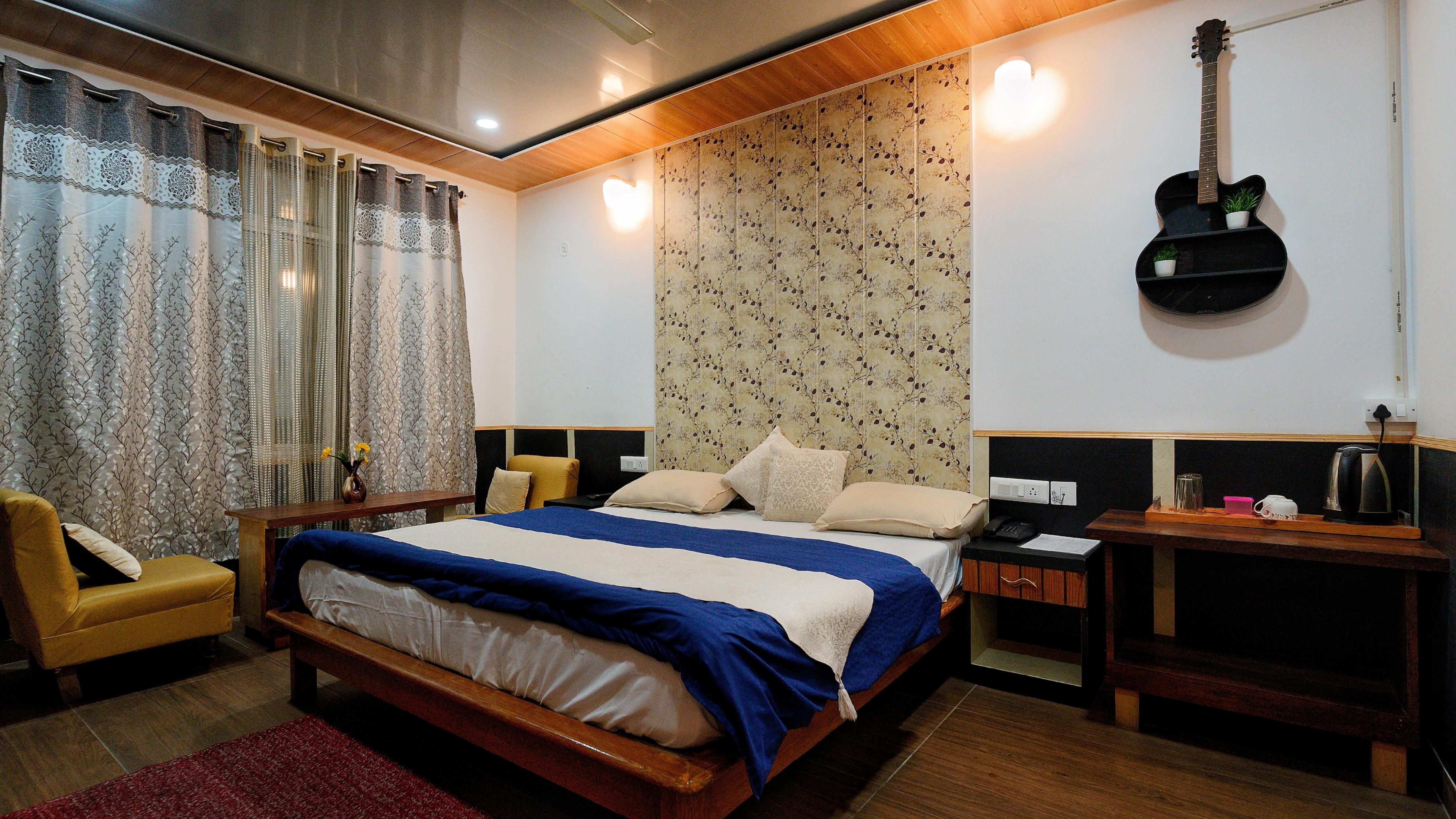 Plaza hotel Room Type - DELUXE ROOM