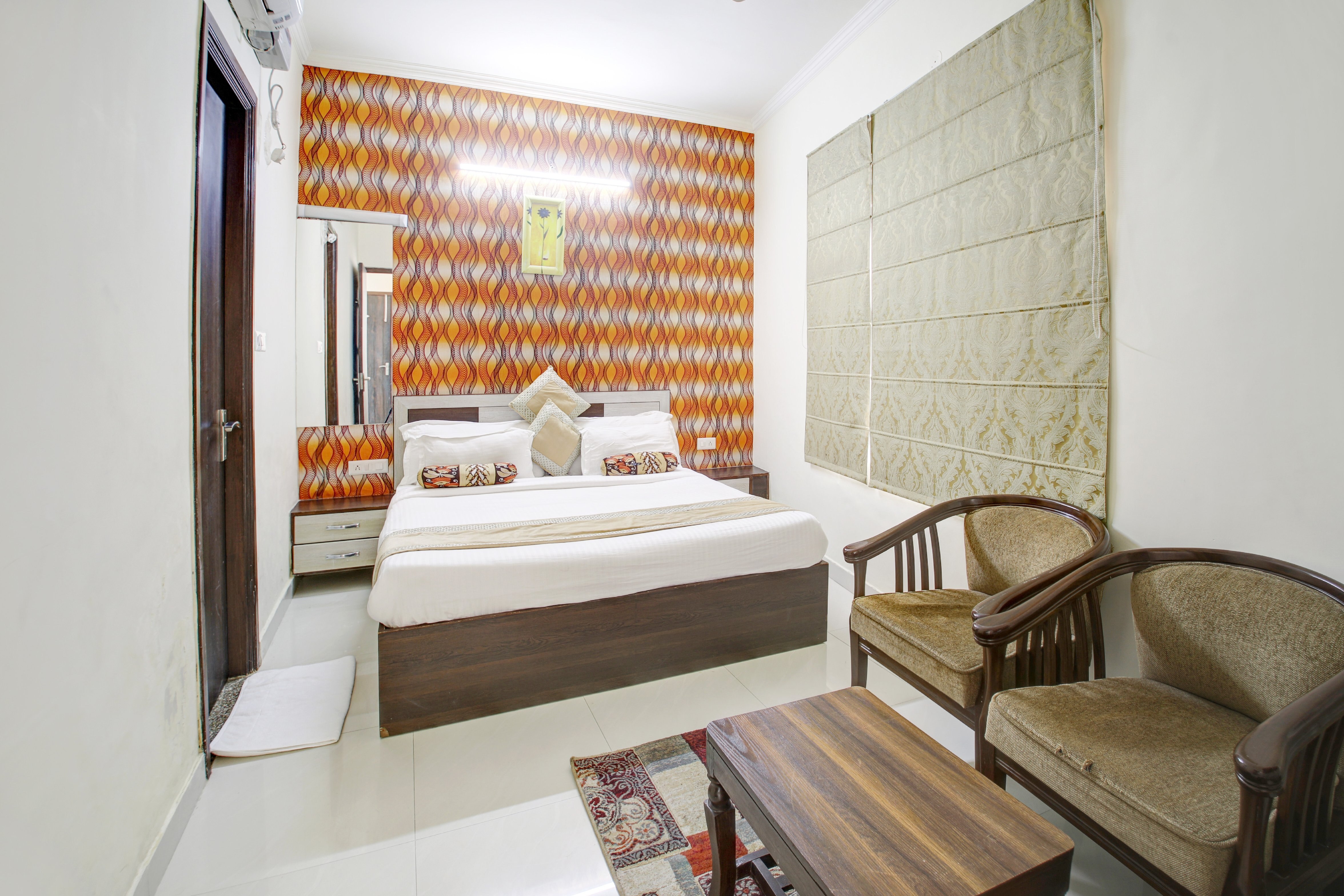 Hotel Temple Inn - Tap to explore photos