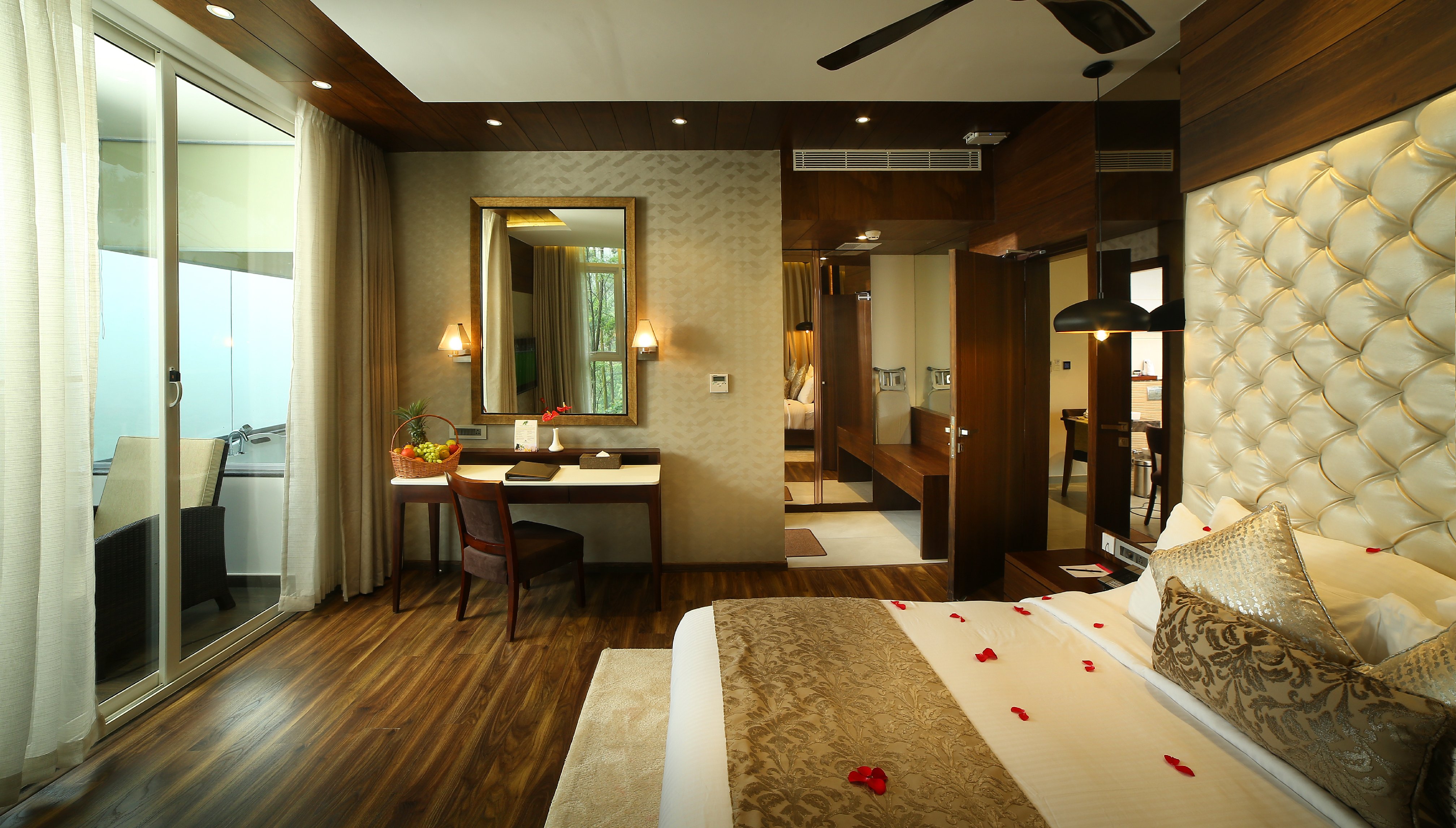 Blanket Hotel & Spa Munnar Room Type - Presidential Suite with Jacuzzi
