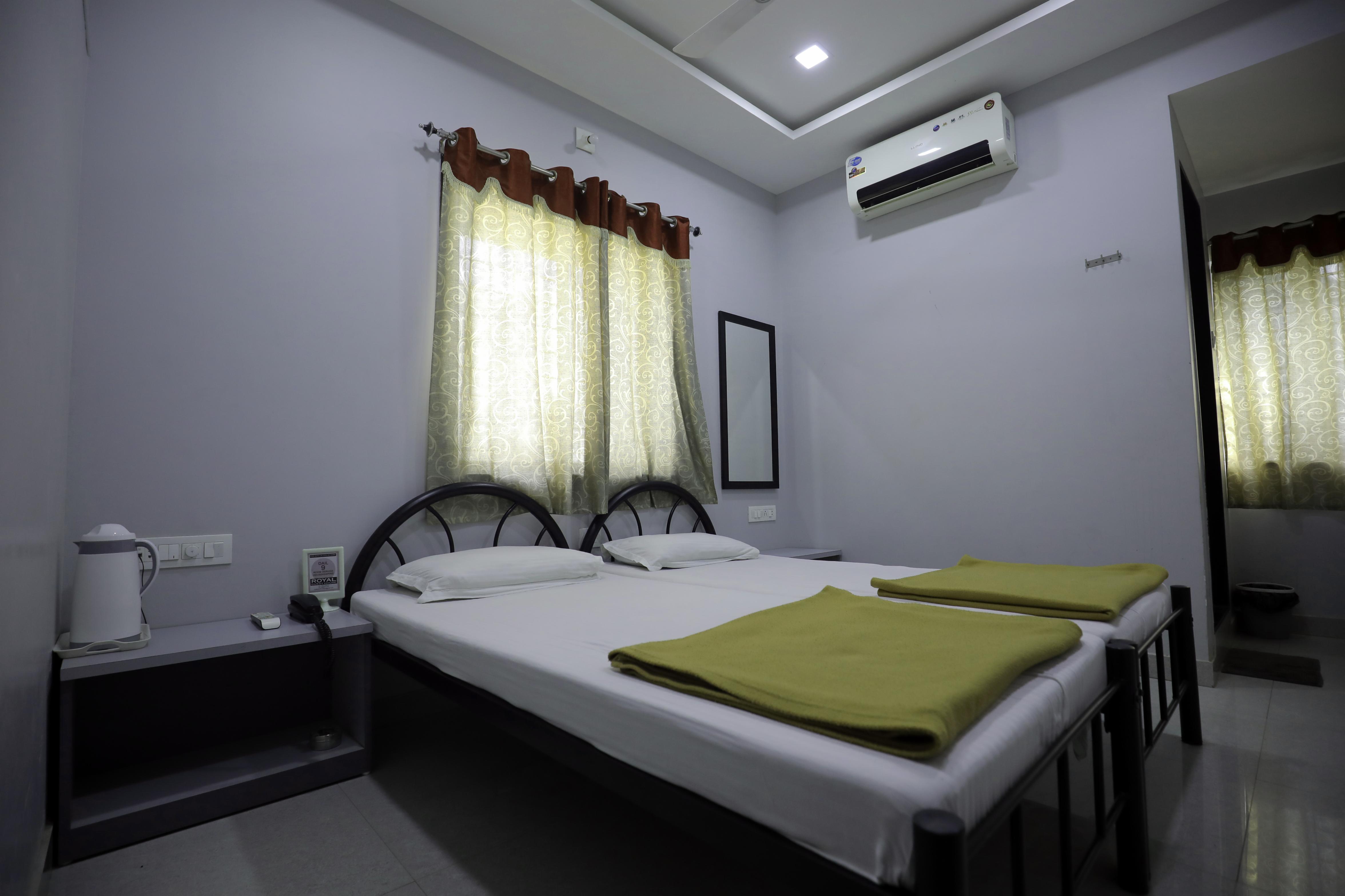 Royal Guest House Room Type - Budget AC Room