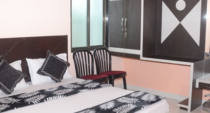 HOTEL YADUNANDAN Room Type - Double AC Room