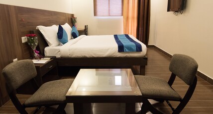 Eclat Suites, Gomti Nagar Room Type - Superior AC Room (Local ID not allowed) Eclat Suites, Gomti Nagar Room Type - Superior AC Room (Local ID not allowed)
