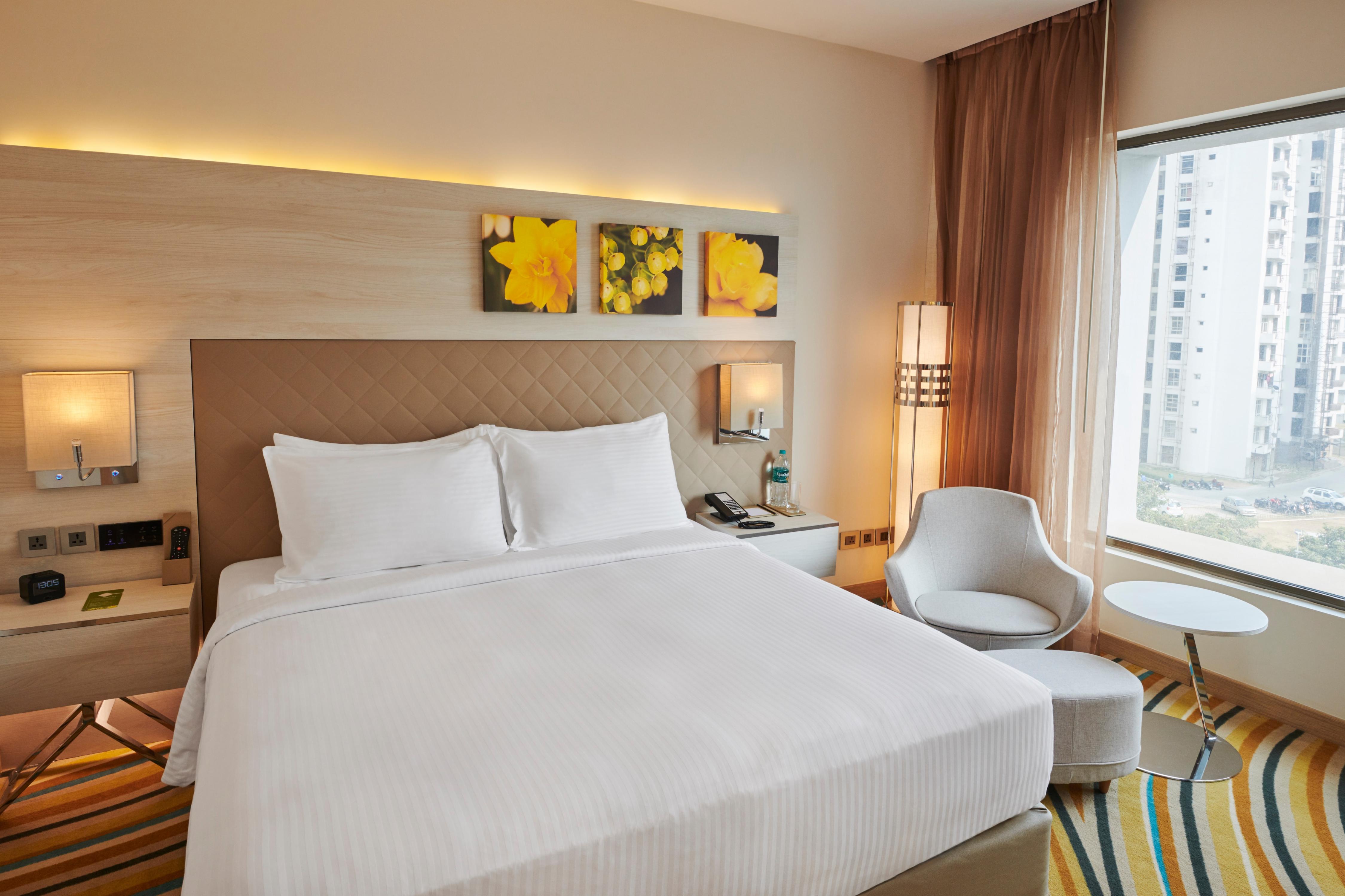 Hilton Garden Inn Lucknow Room Type - King Deluxe Room