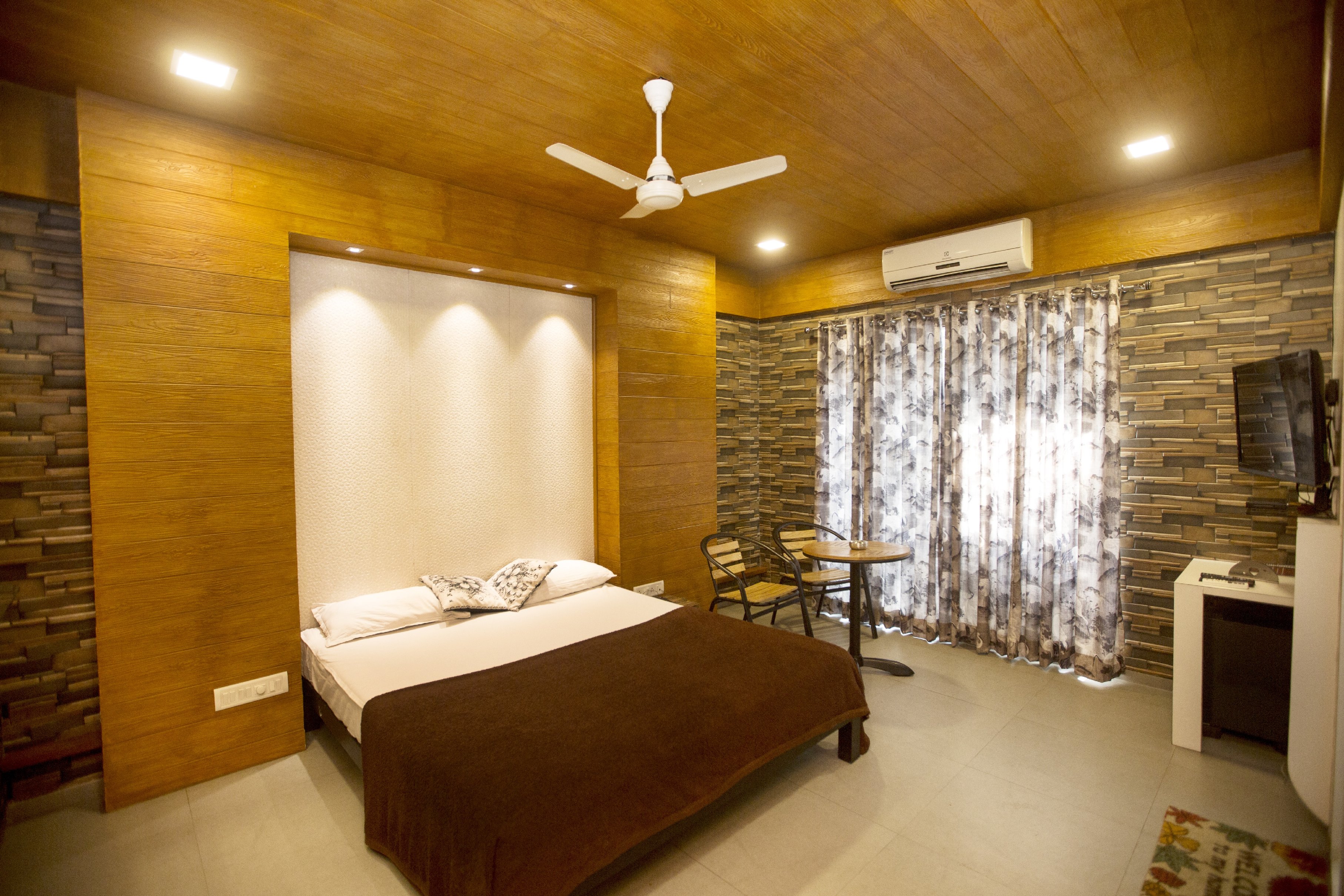 Hotel Shiva Heritage Room Type - Deluxe Room