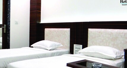 Hotel Solitaire Inn @ Sarafa Bazar, Lashkar Room Type - Standard Twin Bed Room