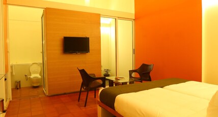 Presidency Artotel Kochi Room Type - Deluxe Room