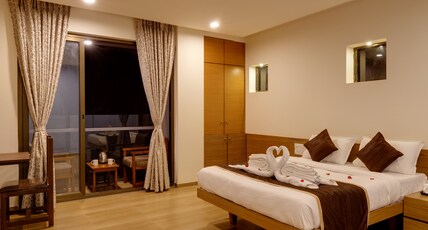 Hotel Shree Sai Room Type - Super Deluxe Room AC