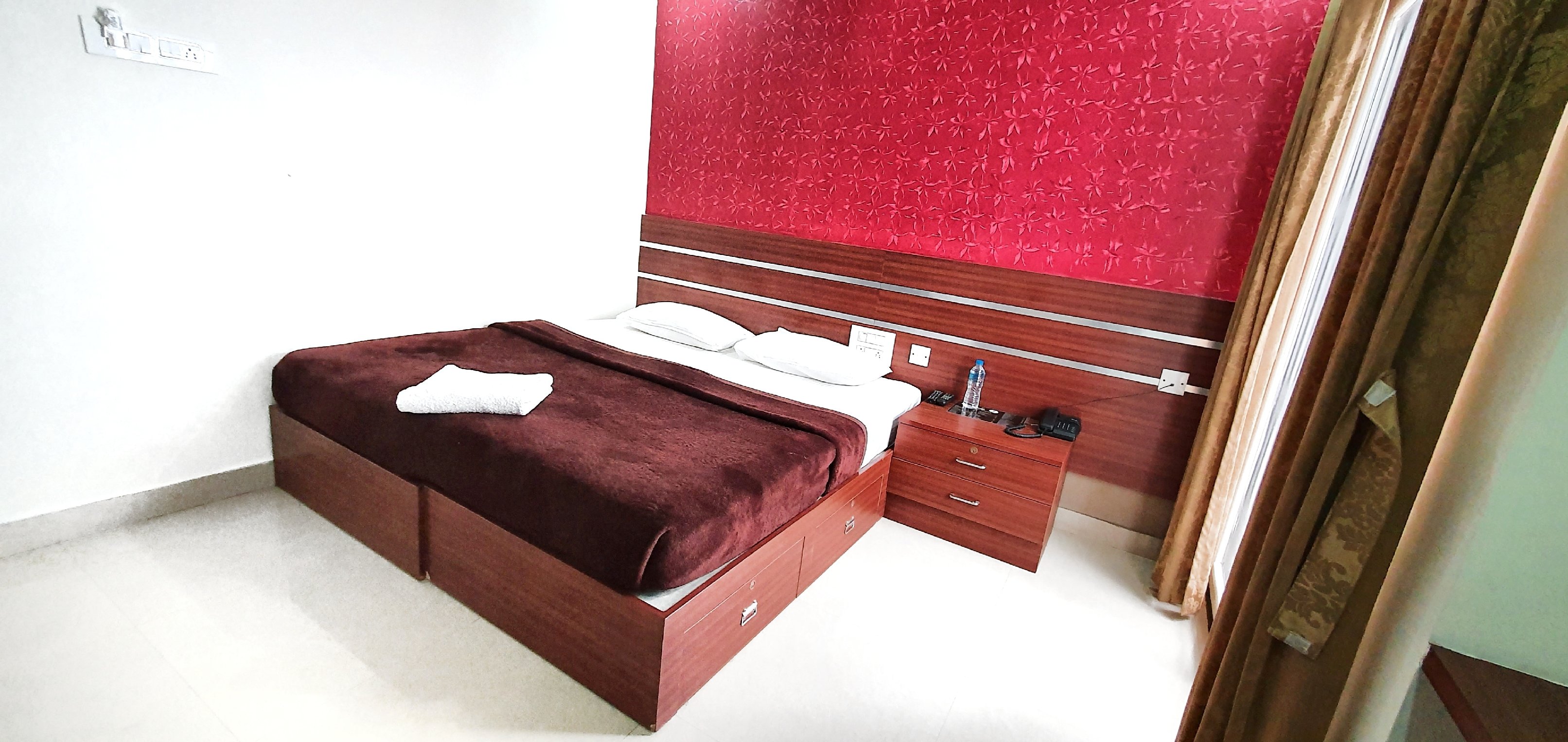 Hotel Palm Suite Room Type - Deluxe Non AC Room