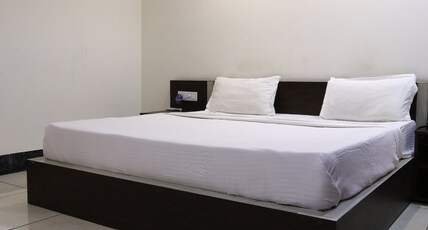 Hotel Raj Mahal Roorkee Room Type - Deluxe Room