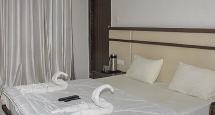 shree jee international Room Type - Deluxe Room