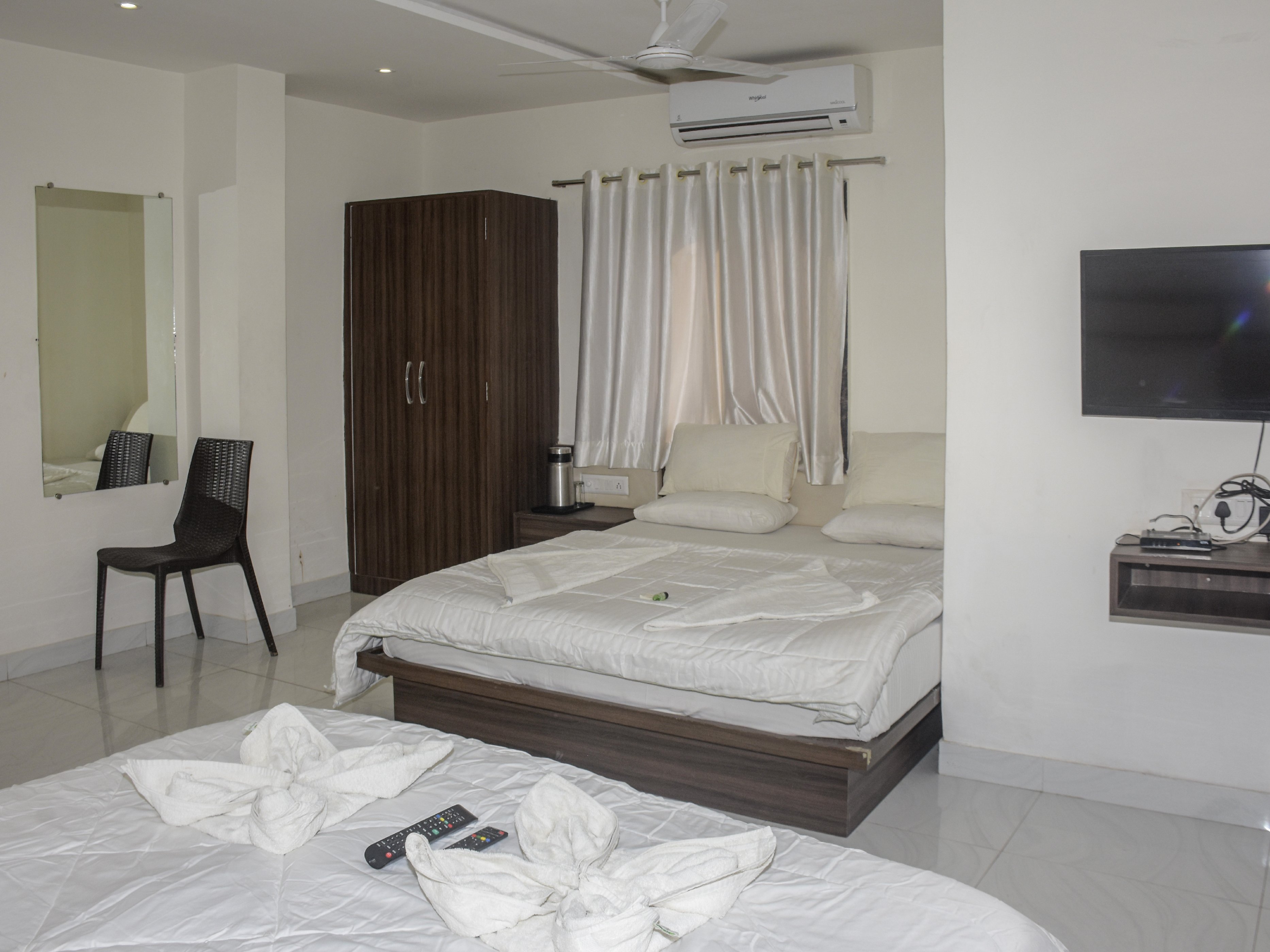 shree jee international Room Type - Family Suite