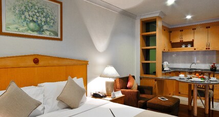 Admiral Suites Bangkok Room Type - Superior Plus with Balcony