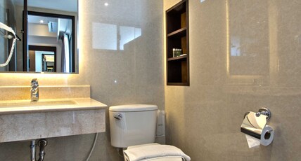 Chateau de Sukhumvit Room Type - Deluxe Triple Room