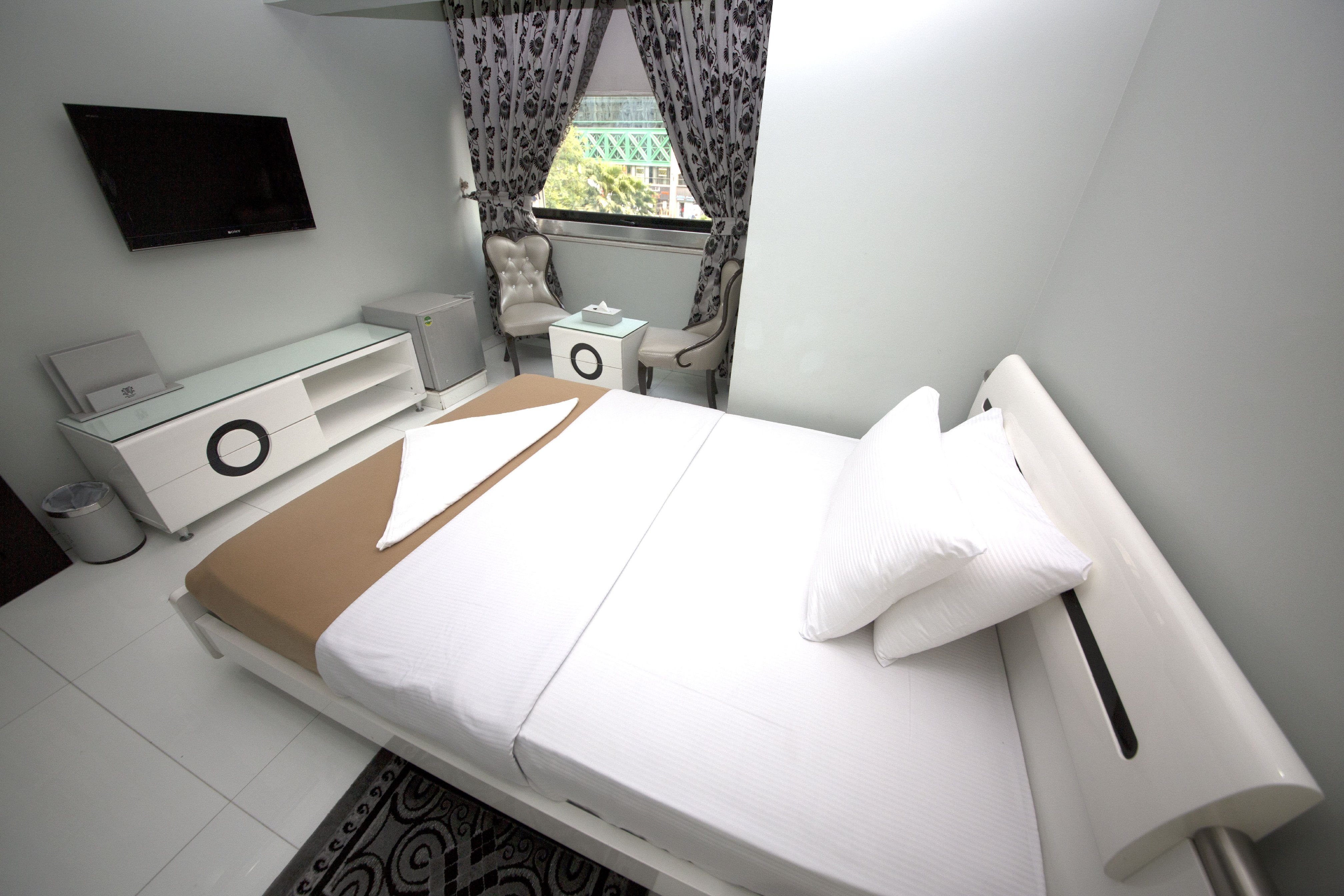 White Fort Hotel Deira - Tap to explore photos