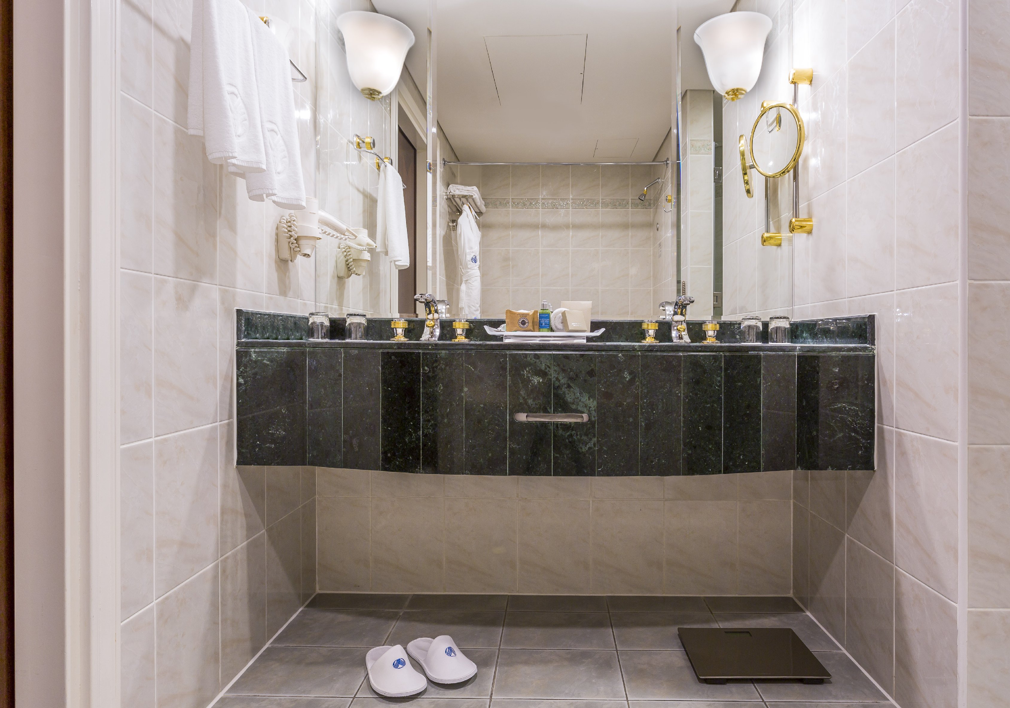 Movenpick Grand Al Bustan Room Type - Superior Suite with 1 double bed Movenpick Grand Al Bustan Room Type - Superior Suite with 1 double bed