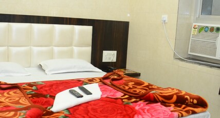 Aashiyana Inn Hotel Room Type - AC Double Bed