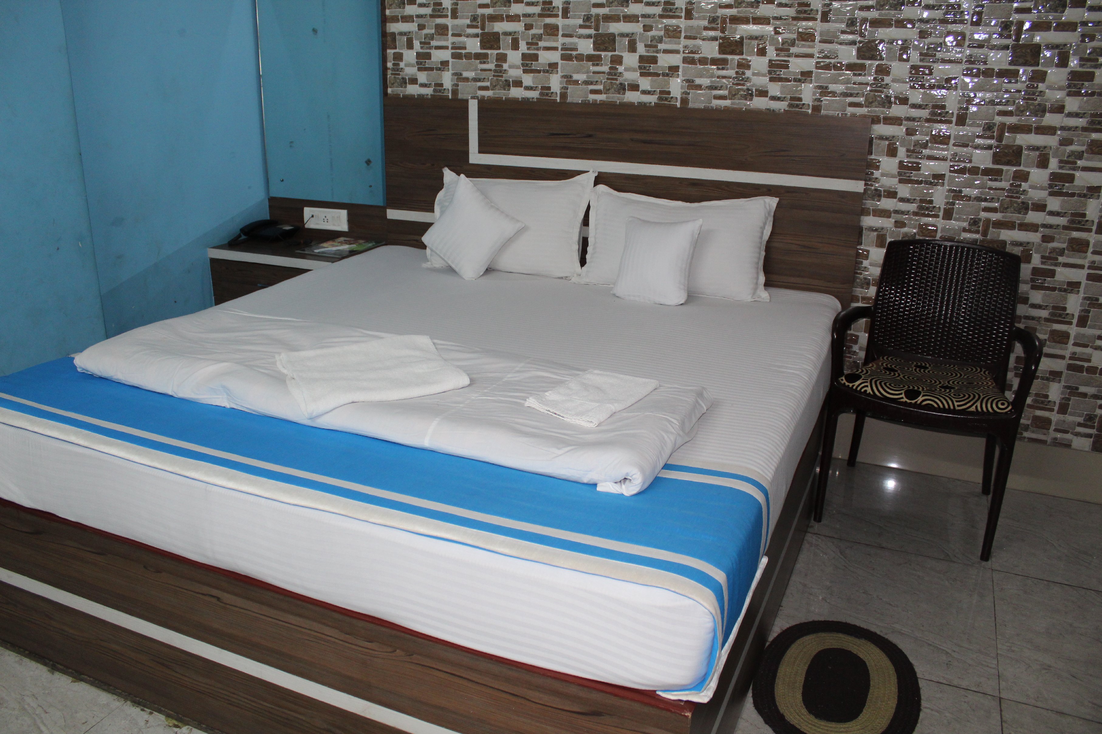 KALPANA INN Room Type - Deluxe Room