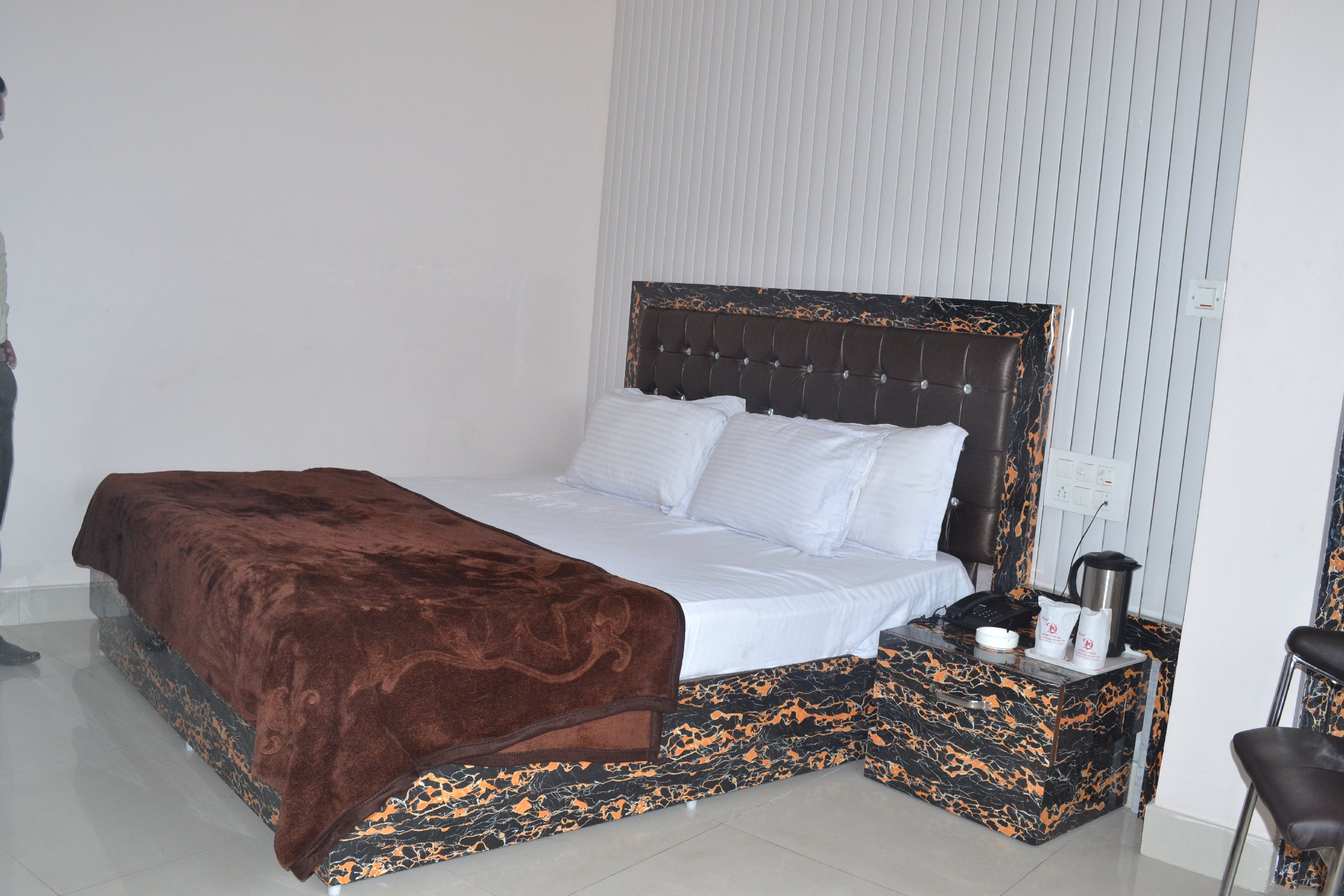 Hotel kunal Room Type - Executive Room  with wifi