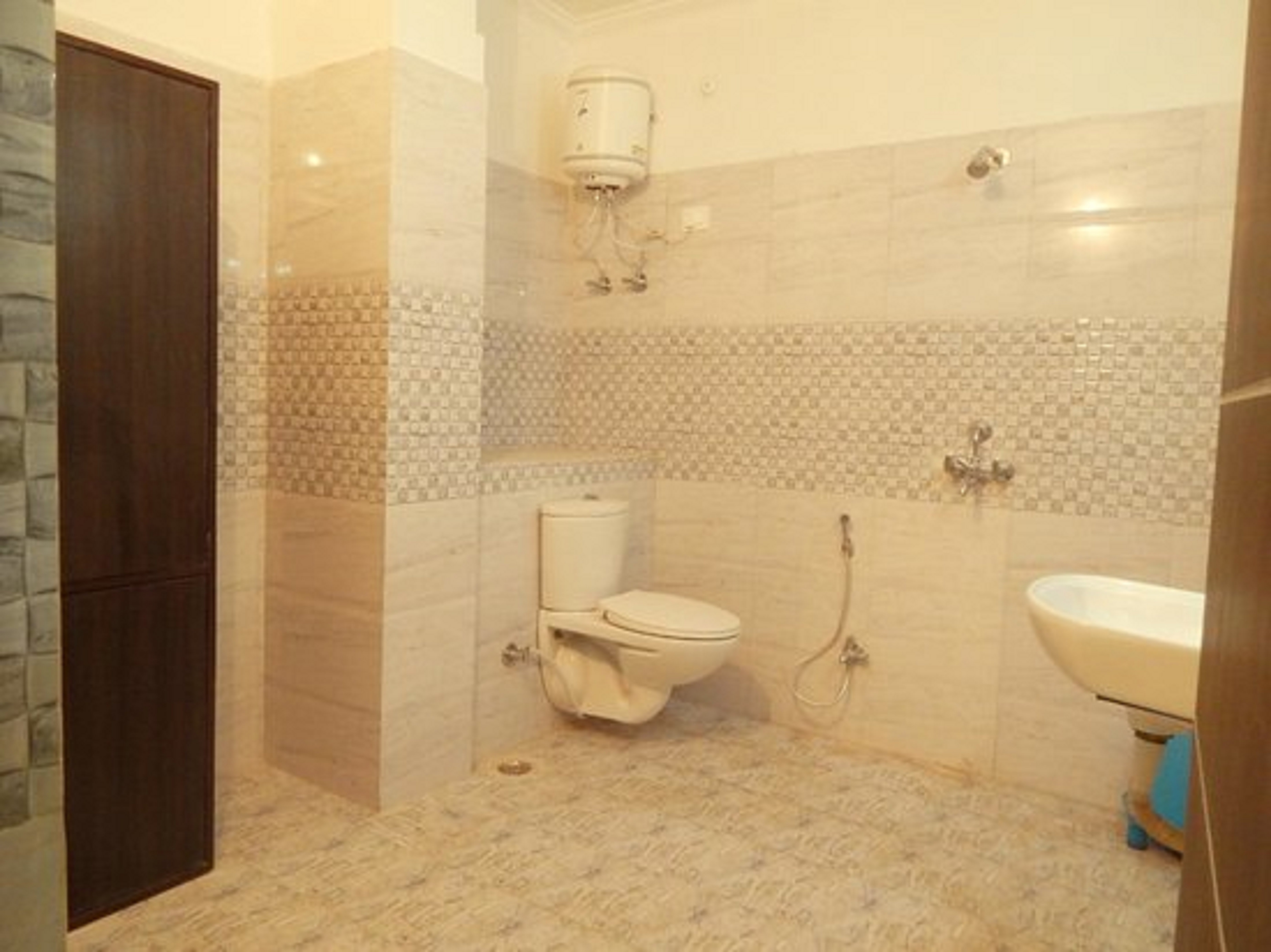 Anand Sagar Inn - Tap to explore photos