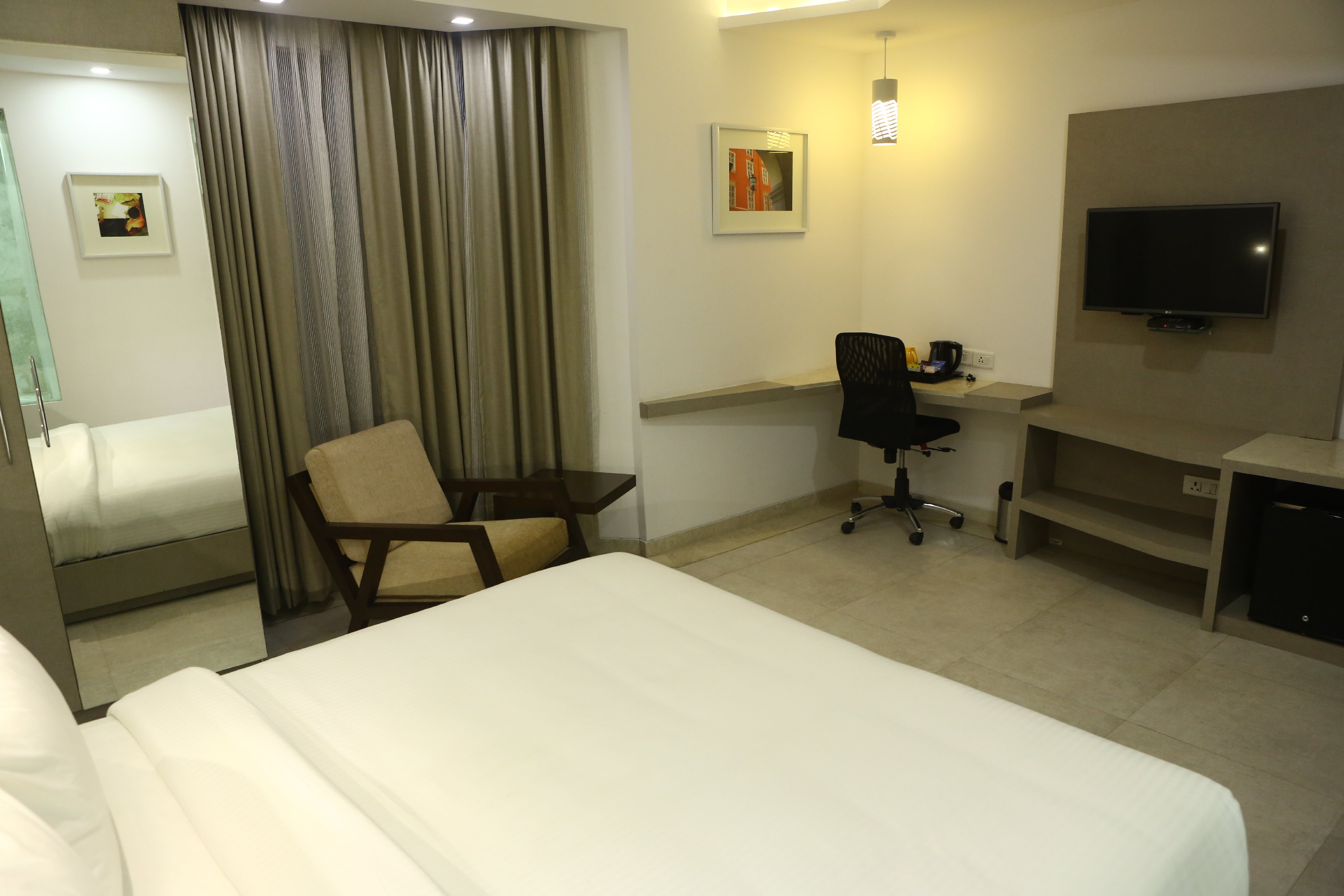 Keys Lite by Lemon Tree Hotels, Mayfield, Gurgaon - Tap to explore photos