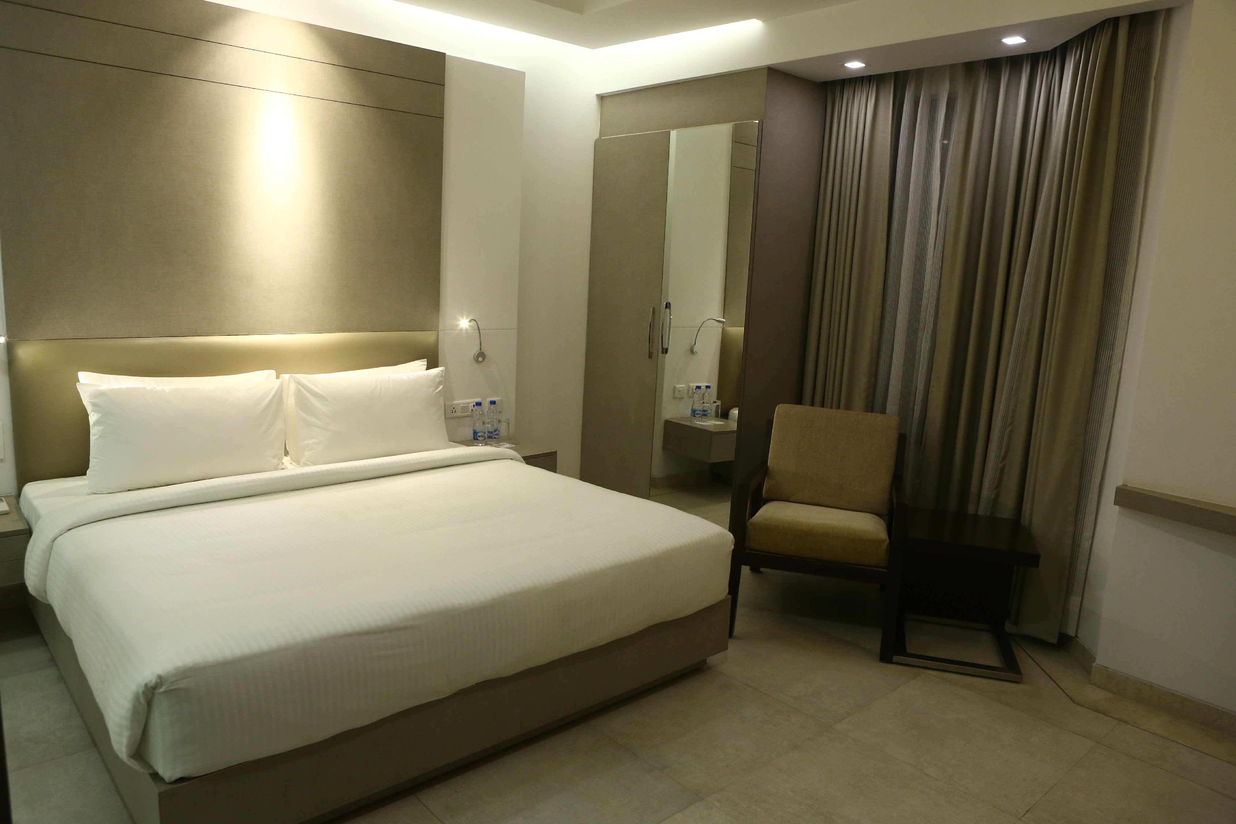 Keys Lite by Lemon Tree Hotels, Mayfield, Gurgaon - Tap to explore photos