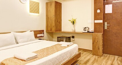 The Grand Raveta Room Type - Deluxe King Bed Room