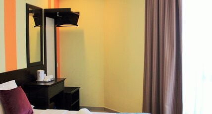 Sun Inns Hotel Pasir Penambang Room Type - Deluxe Window