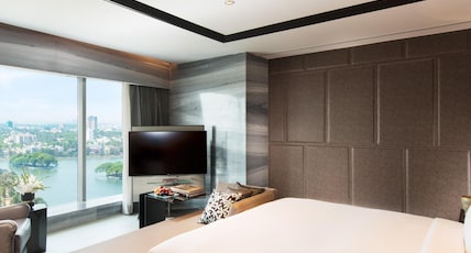 Conrad Bengaluru- Luxury by Hilton Room Type - One Bedroom Presidential Suite with Bathtub & Lounge Access Conrad Bengaluru- Luxury by Hilton Room Type - One Bedroom Presidential Suite with Bathtub & Lounge Access