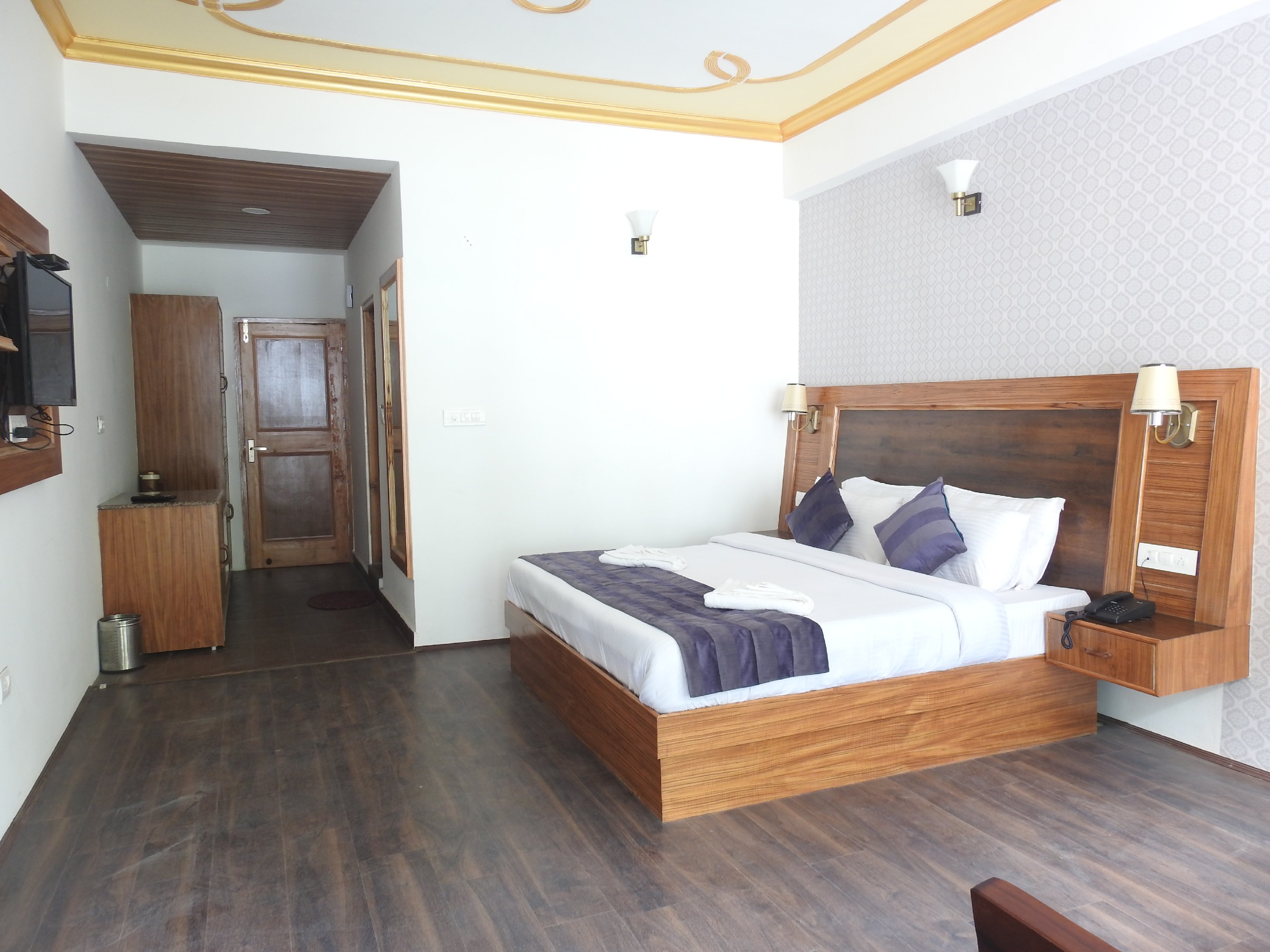 Hotel NSB Manali Room Type - Deluxe Room without  balcony