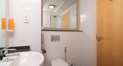 Premier Inn Dubai Silicon Oasis – An Emirates Group Company Room Type - Smoking - Double Room