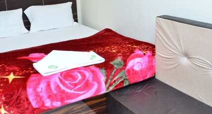 Hotel L. R. Regency Room Type - Deluxe Room