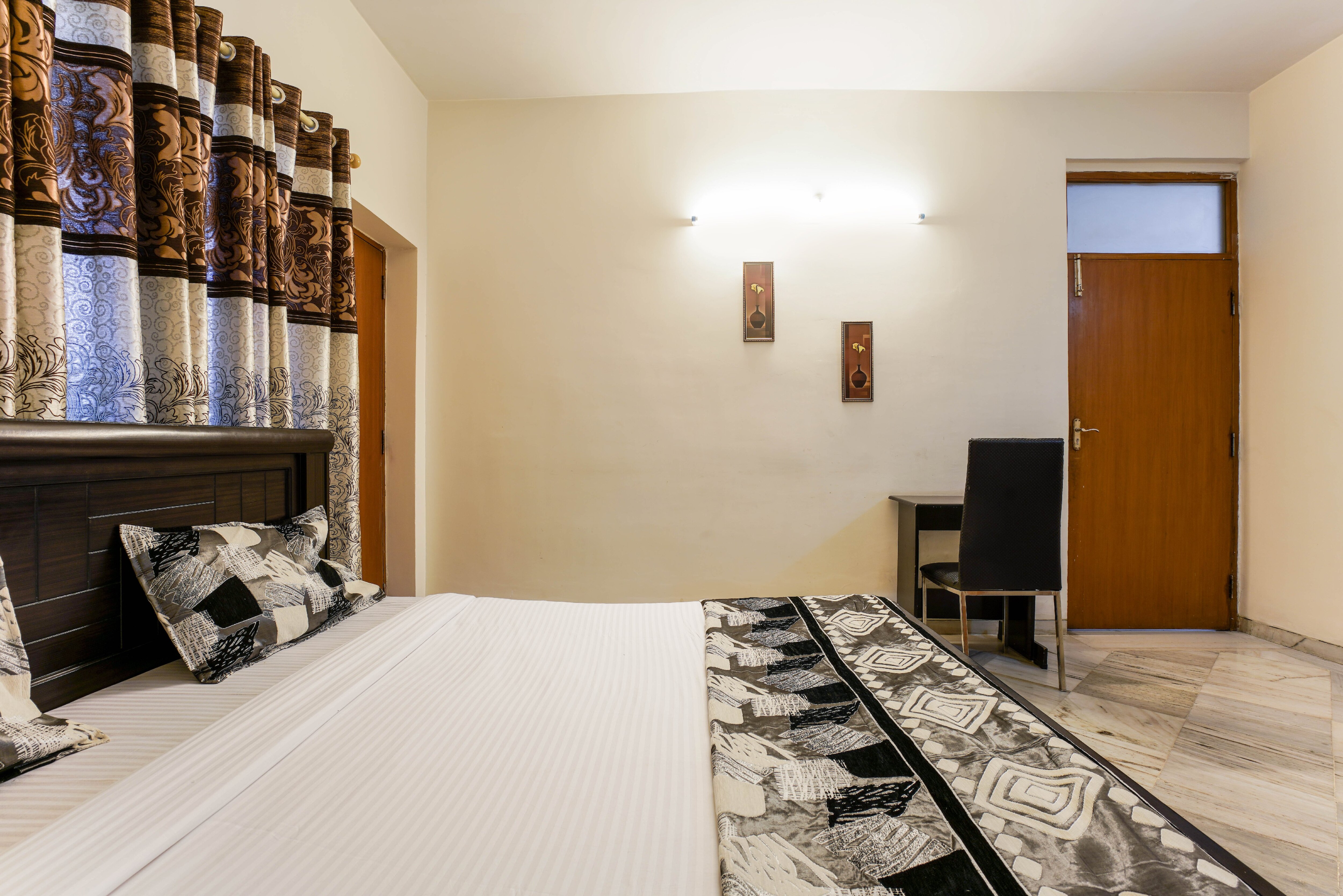BURWOOD SUITES - Tap to explore photos