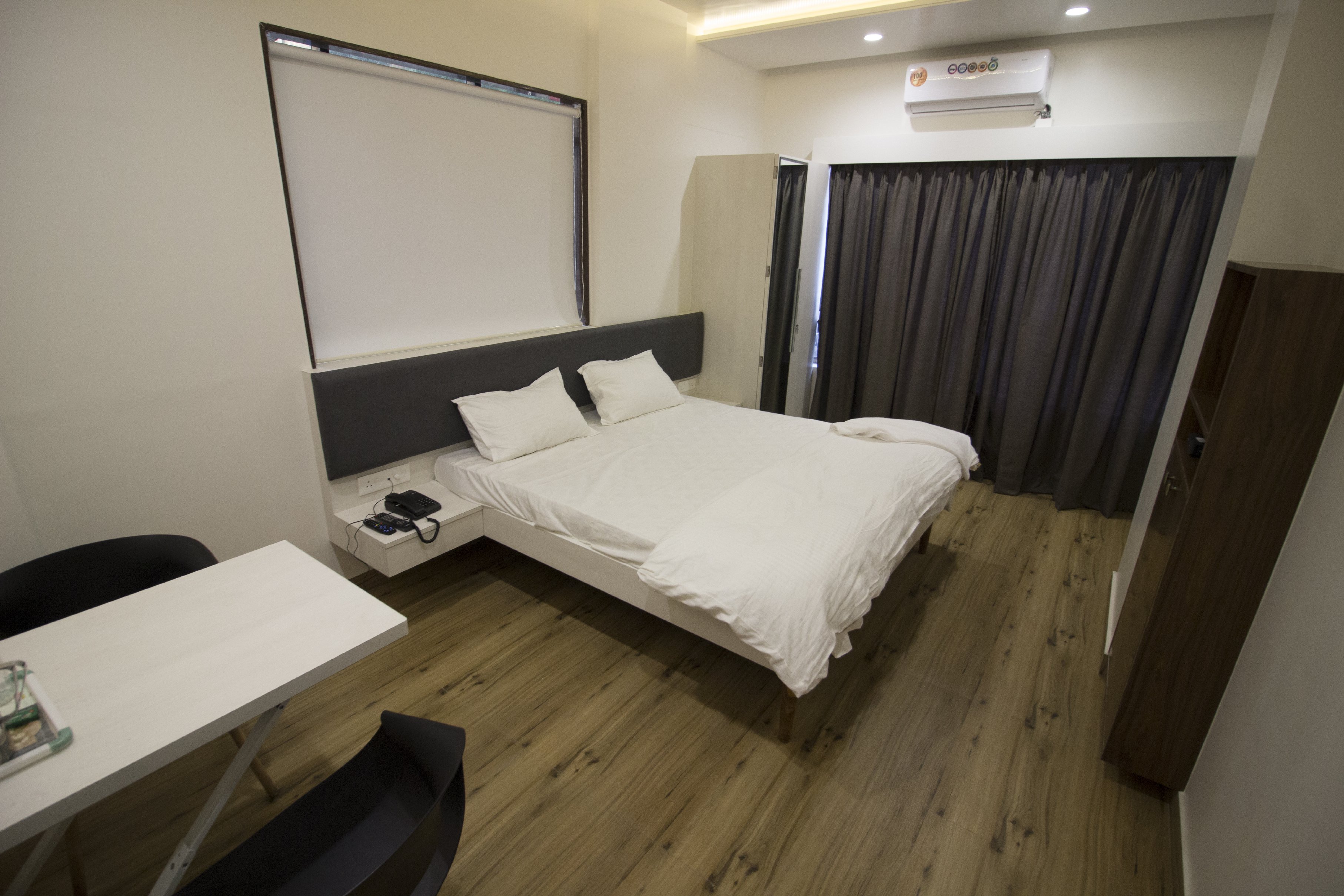Hotel Rudra Residency Room Type - Deluxe   Room ( Non A/c )