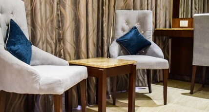RG Royal Hotel Room Type - Suite