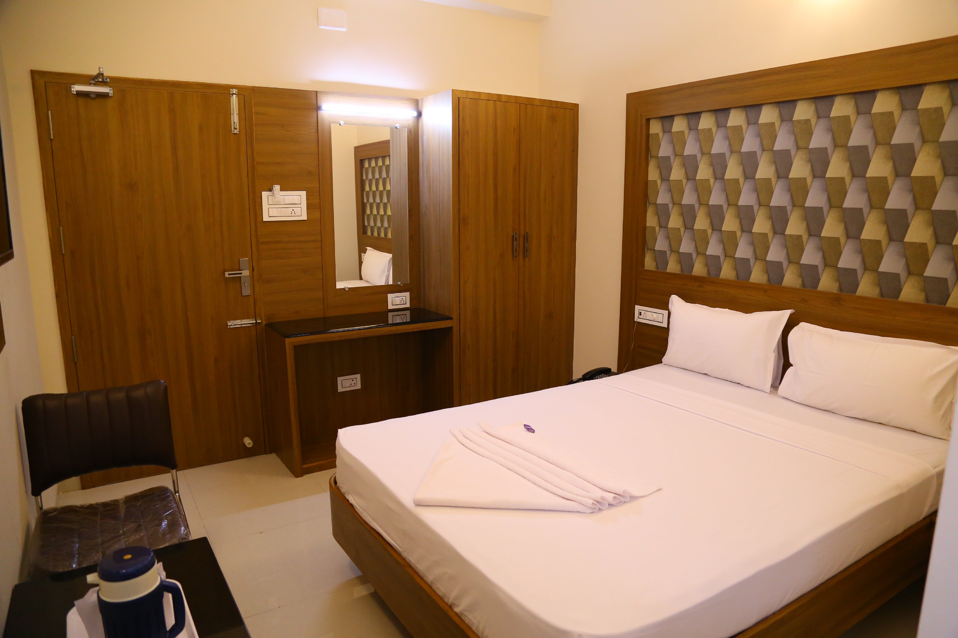 Hotel Gokul Grande Room Type - Super Deluxe / Free Wifi / Near bus stand