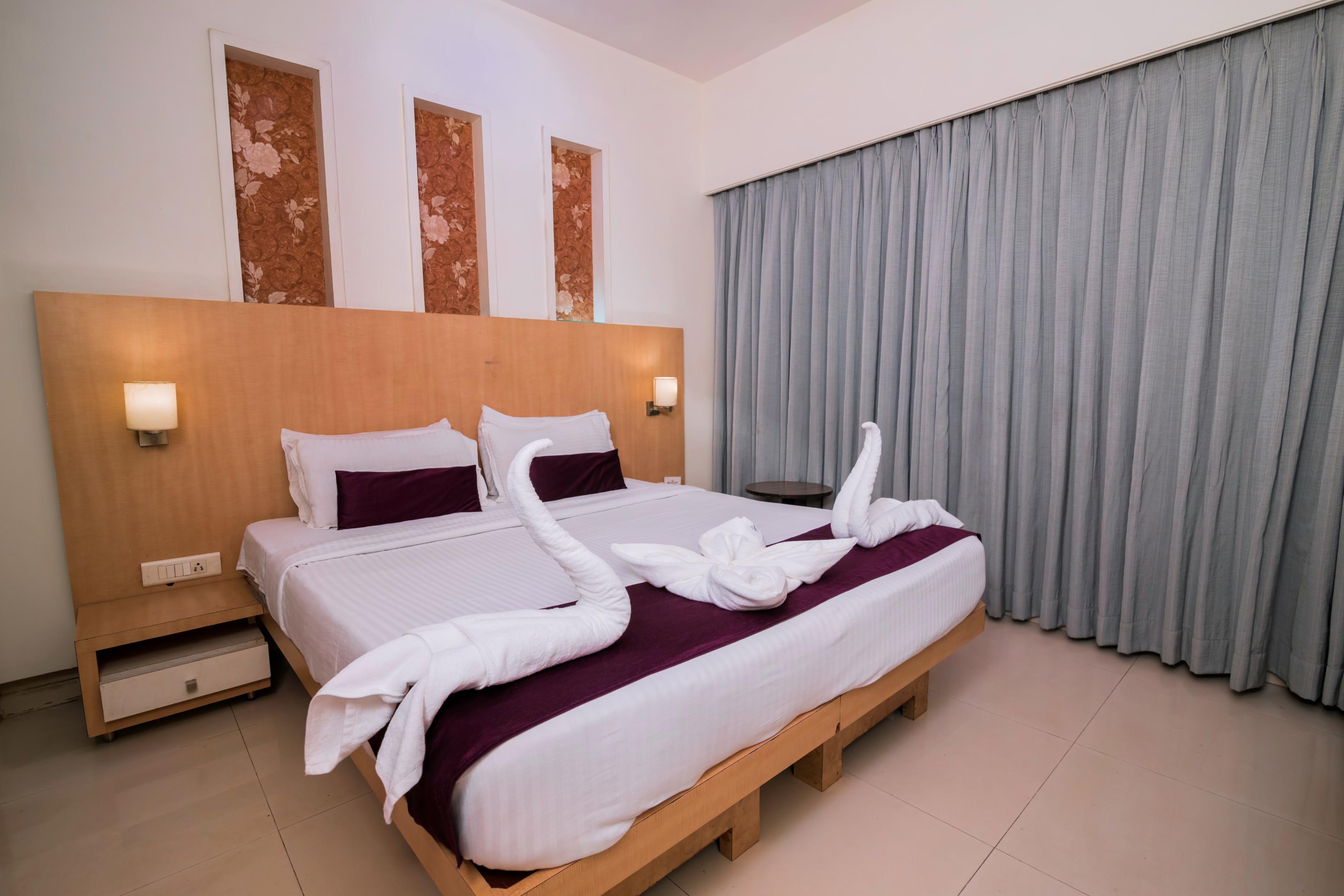 Hotel Monarch Guestline in MIDC Rabale