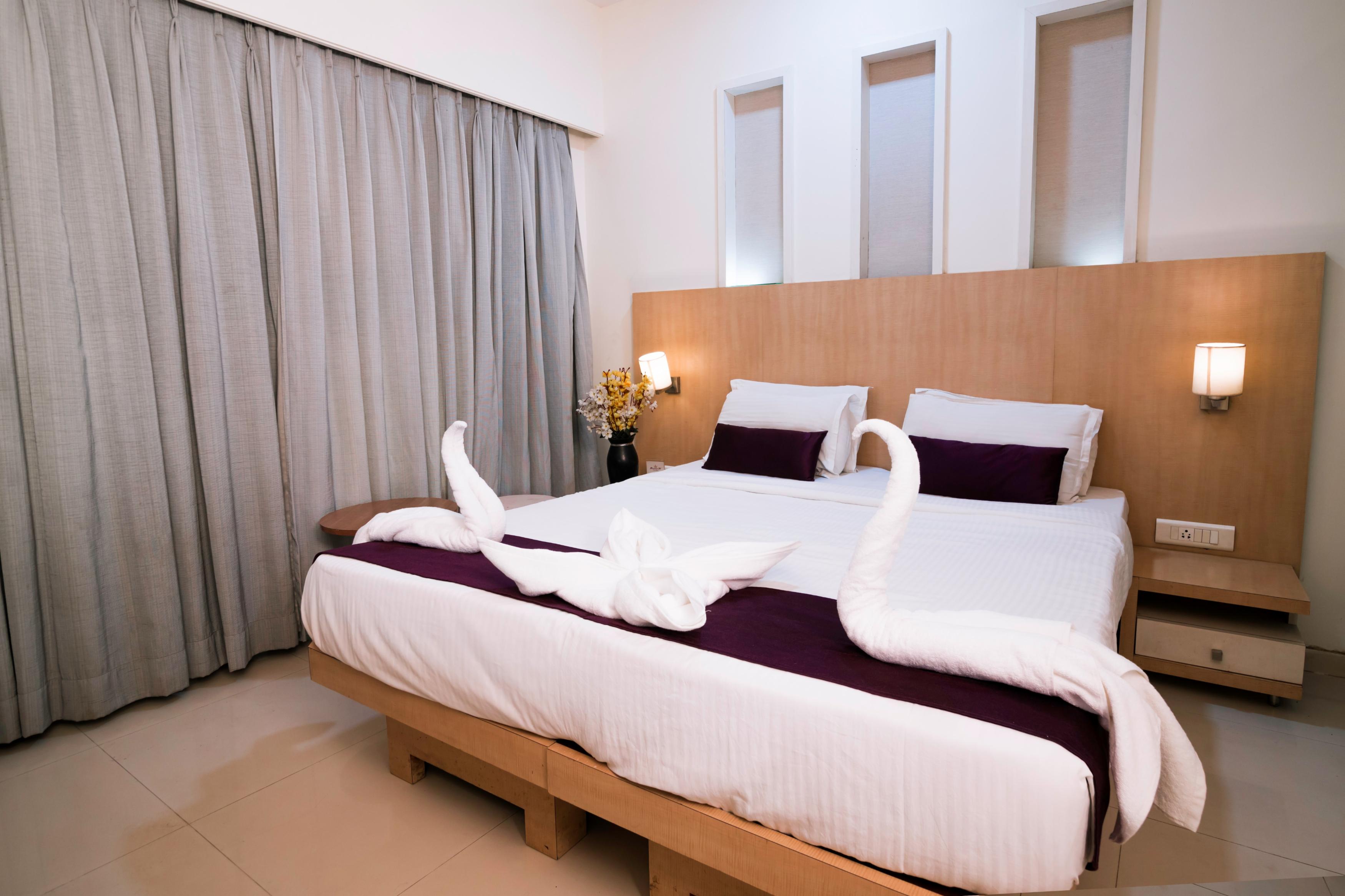 Hotel Monarch Guestline in MIDC Rabale - Tap to explore photos