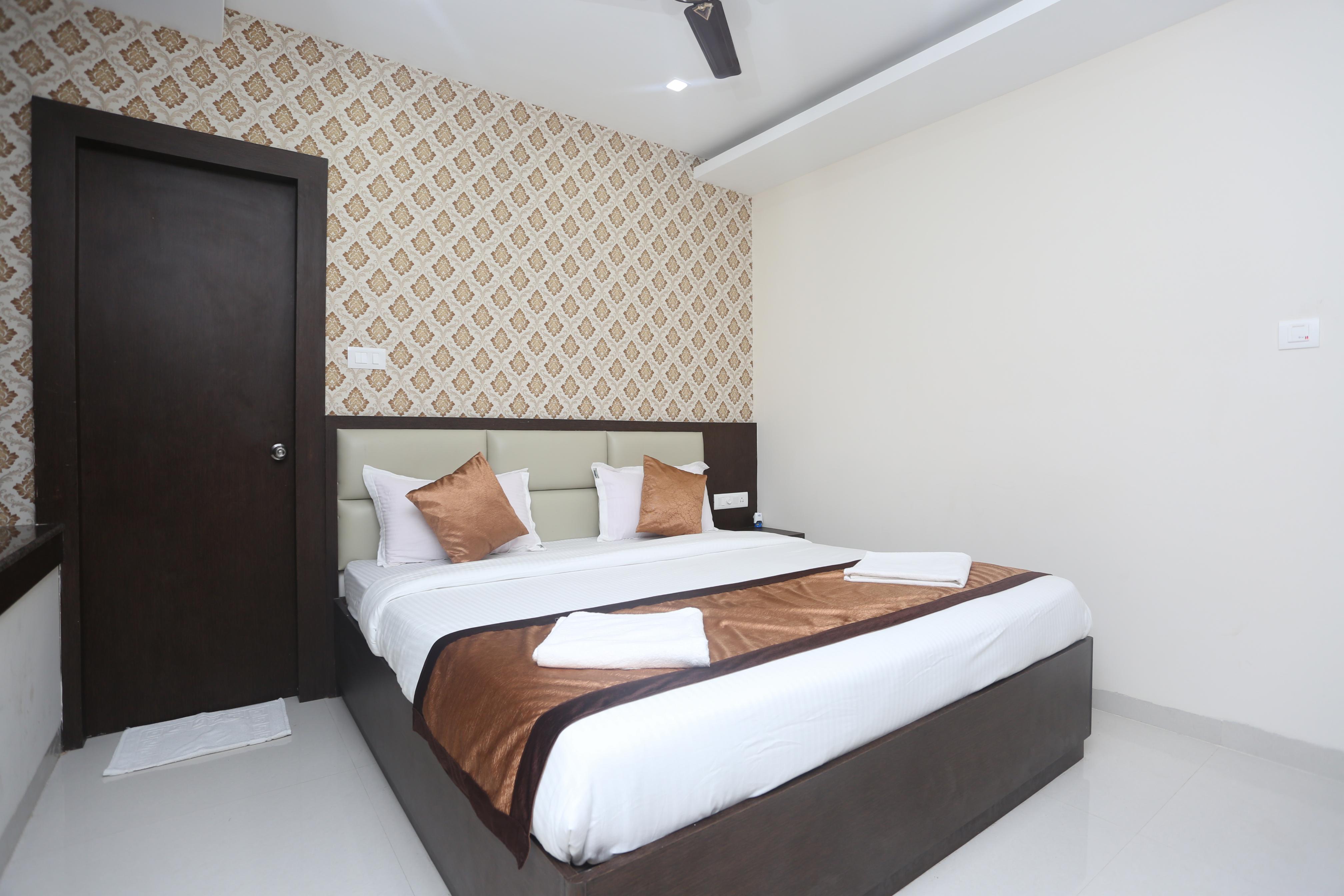HOTEL GANGOTRI,900 METERS FROM JAGANNATH TEMPLE - Tap to explore photos