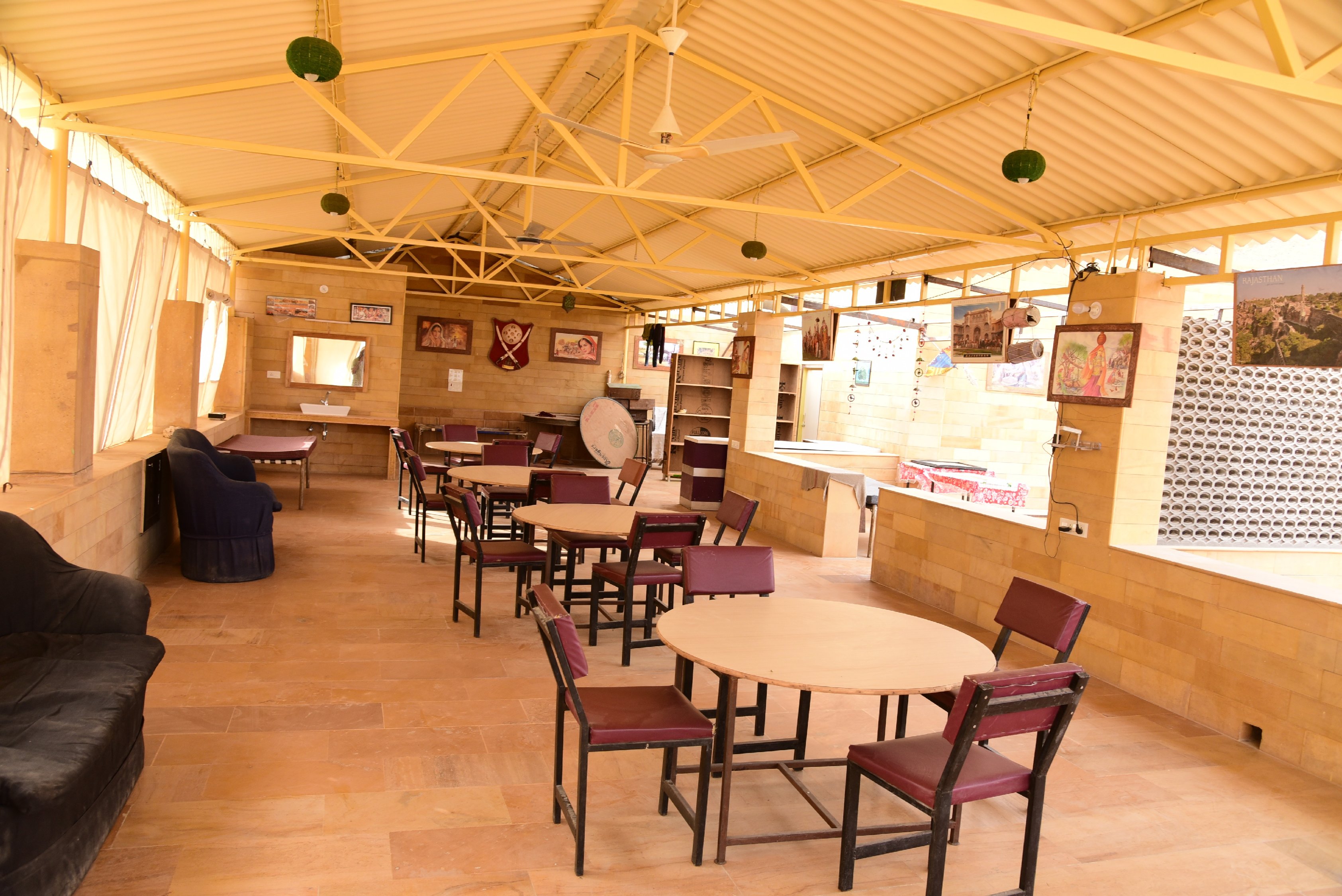 Hotel Wonbin Safari - Tap to explore photos