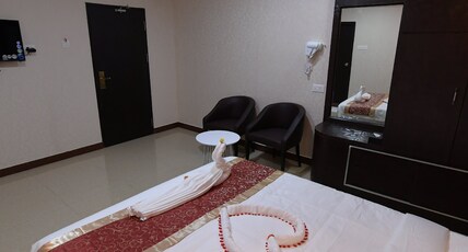 Hotel Queen Emperor Room Type - Executive Twin Rooms