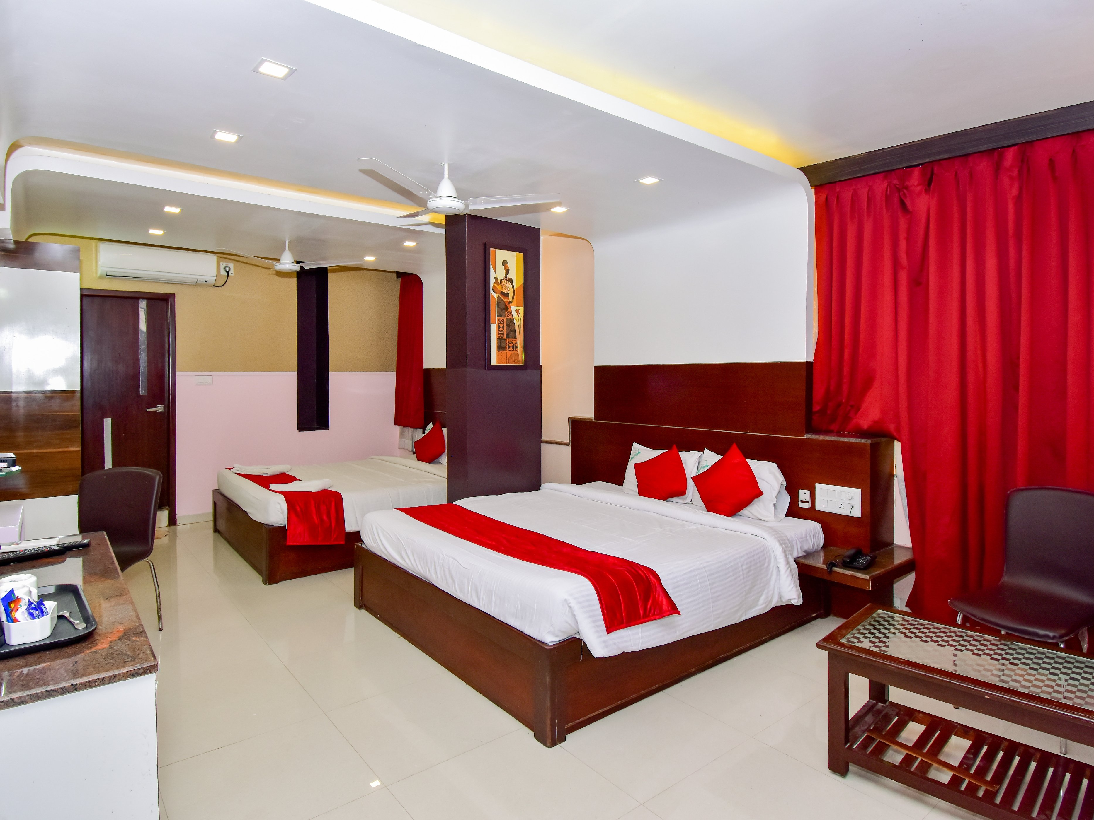 Hotel Pondichery White Town - Tap to explore photos