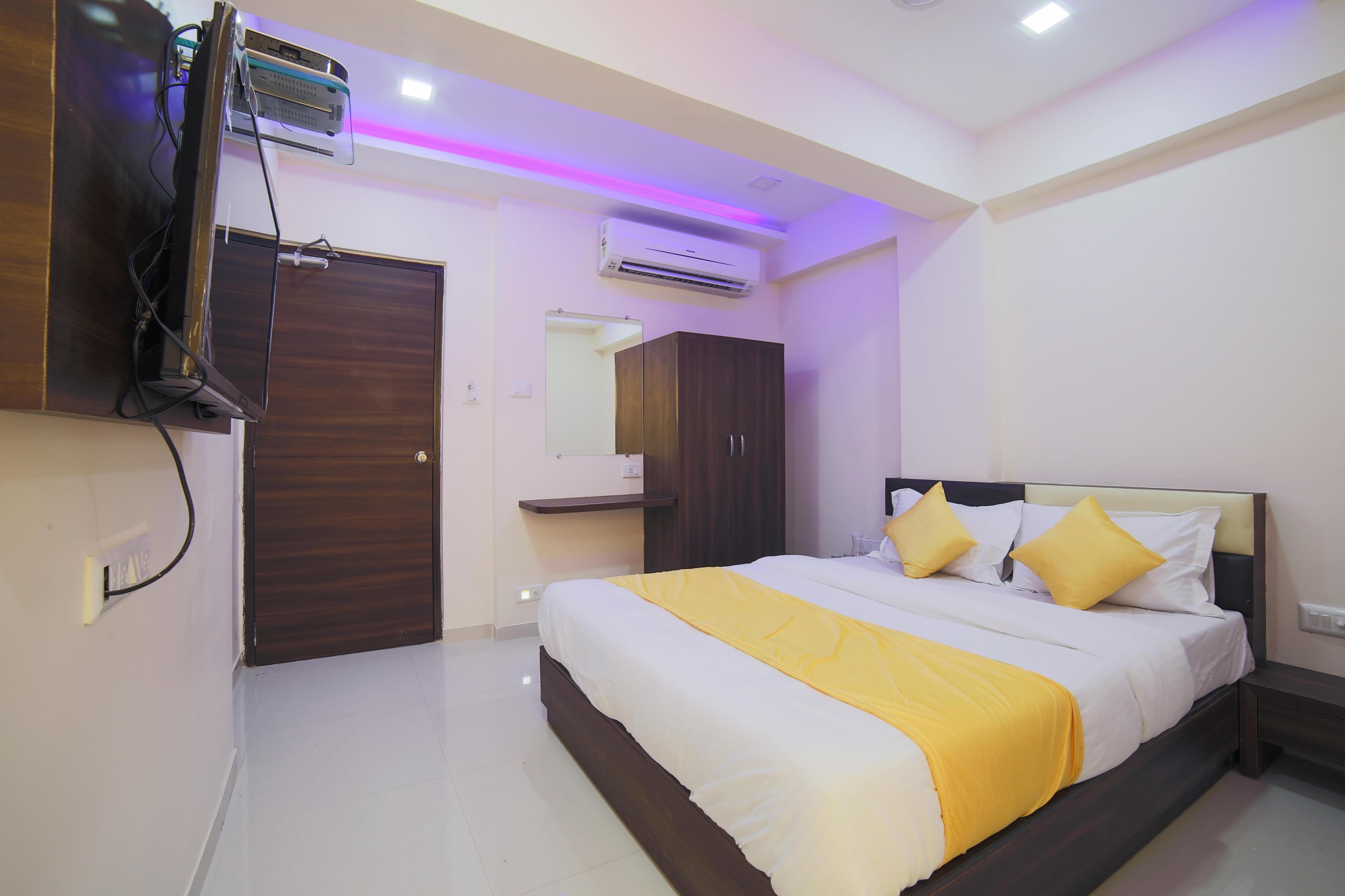 Hotel Acropole - Tap to explore photos